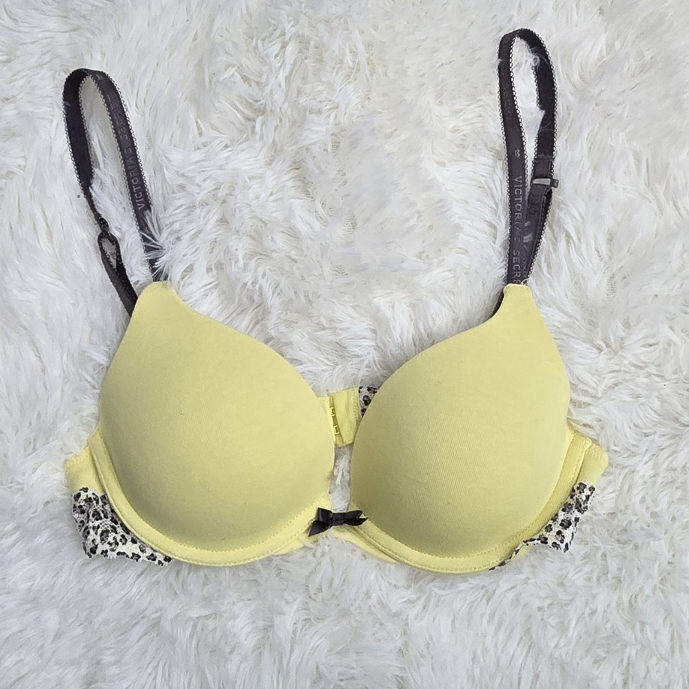 3 Victoria Secret bra bundle. Different sizes. - Picture 7 of 12
